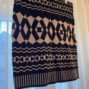 Krimson Klover Black and Tan Patterned Knit Skirt